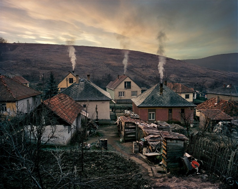 Winter V, The Roma settlement of Hevesaranyos, 2000-2006